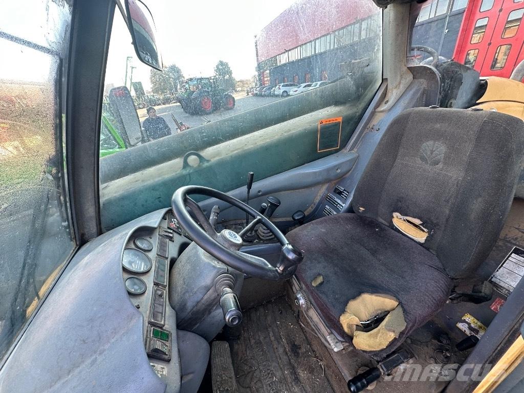 New Holland LM 640 电动叉车