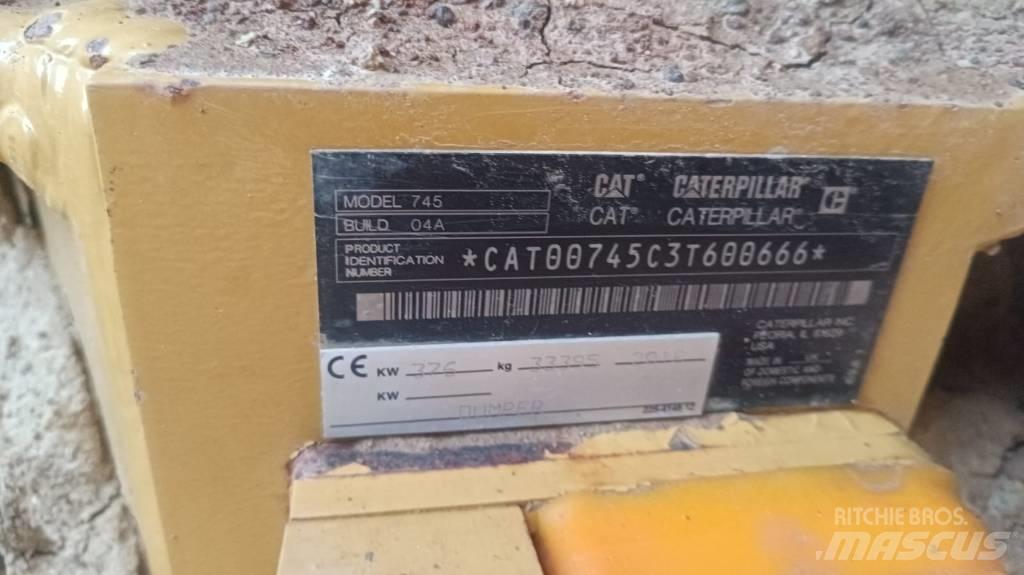 CAT 745 铰接式自卸车