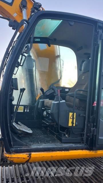 JCB JS 130 履带挖掘机