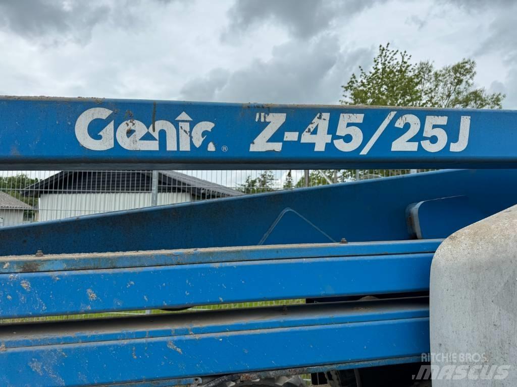 Genie Z 45/25 曲臂高空工作平台
