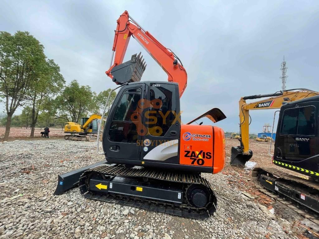 Hitachi ZX 70 中型挖掘机