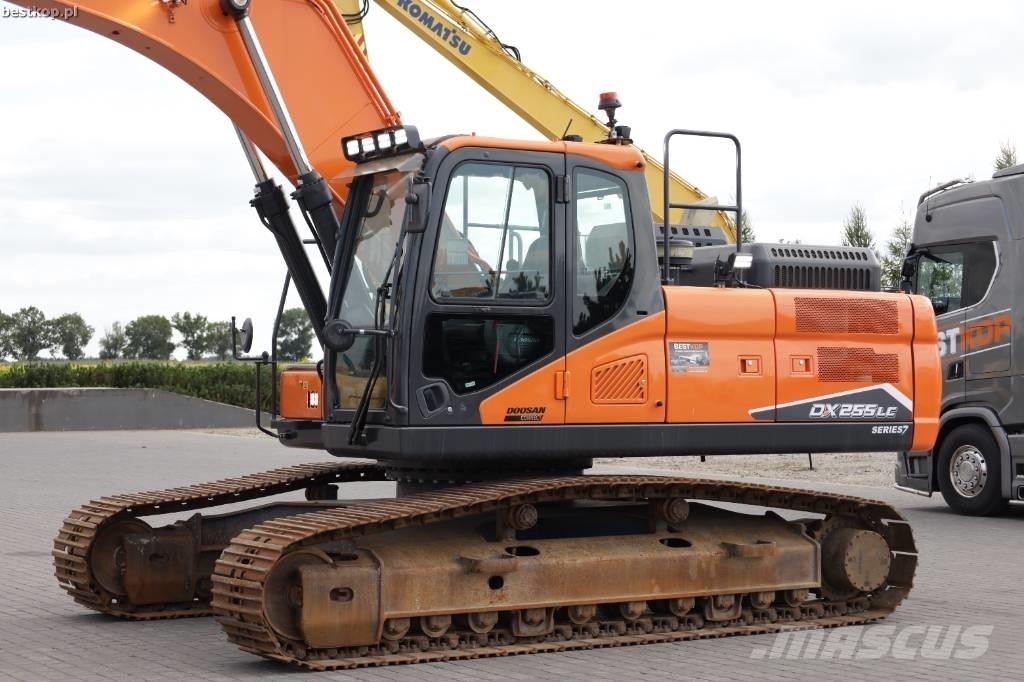 Doosan DX255LC-7 履带挖掘机