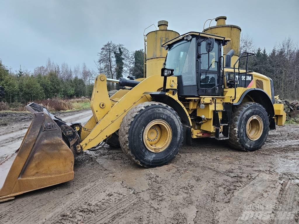 CAT 950M 轮式装载机