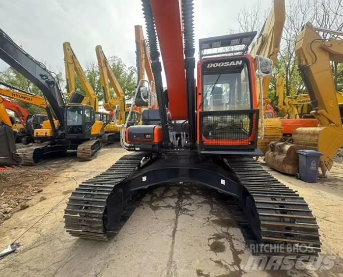 Doosan DX300LC-9C 履带挖掘机
