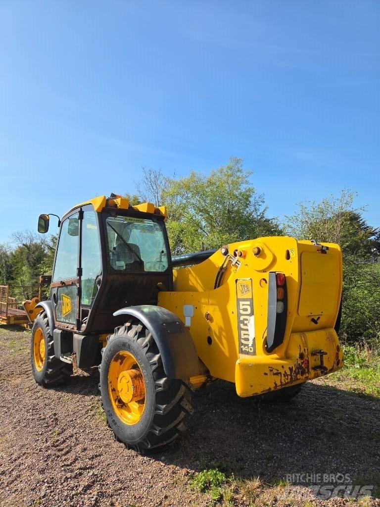 JCB 535-140 伸缩臂叉装车|叉装车