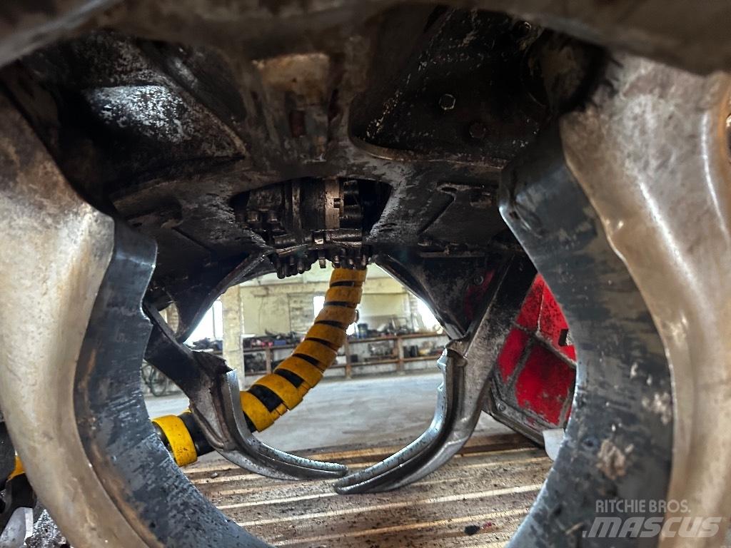 Komatsu C144 收割机机箱