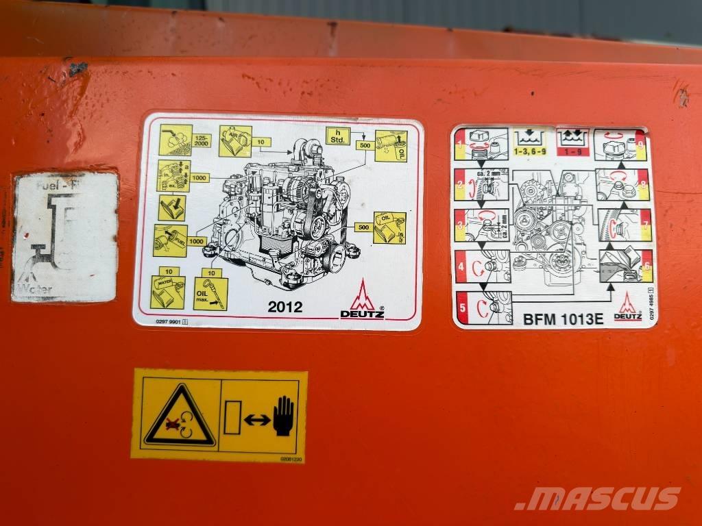 Hamm GRW15 胶轮压路机