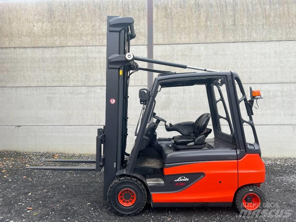 Linde E30L-01 电动叉车