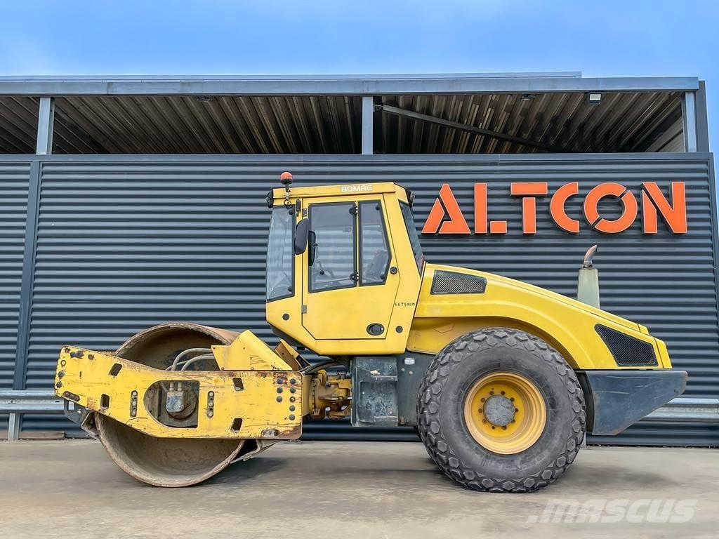 Bomag BW 213 DH-4 单轮压路机