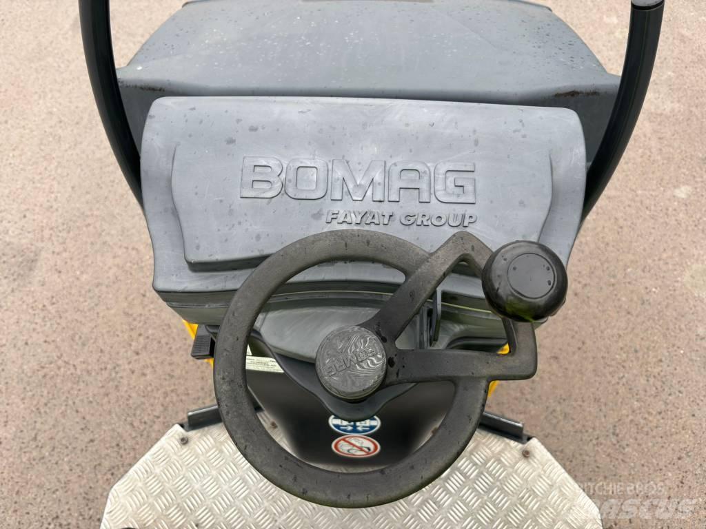 Bomag BW120AD-5 双轮压路机
