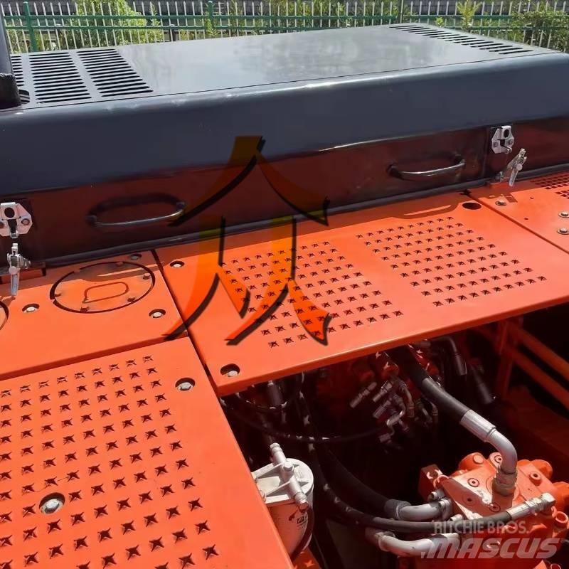Doosan DH300 履带挖掘机