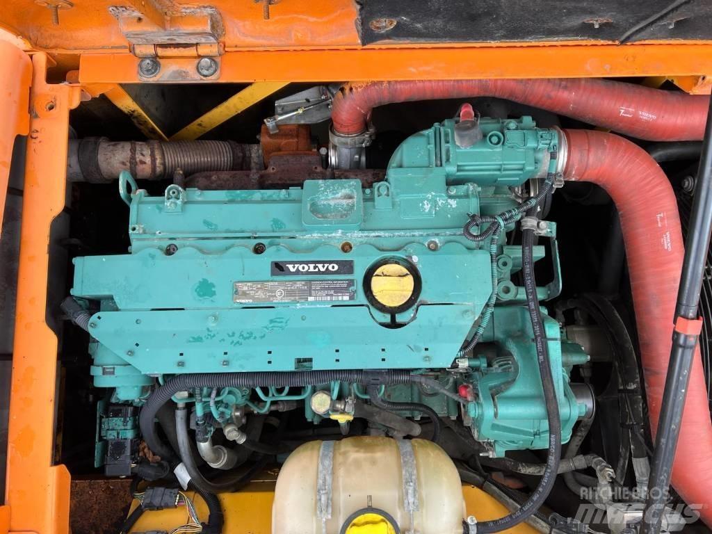 Volvo EW 140 轮式挖掘机