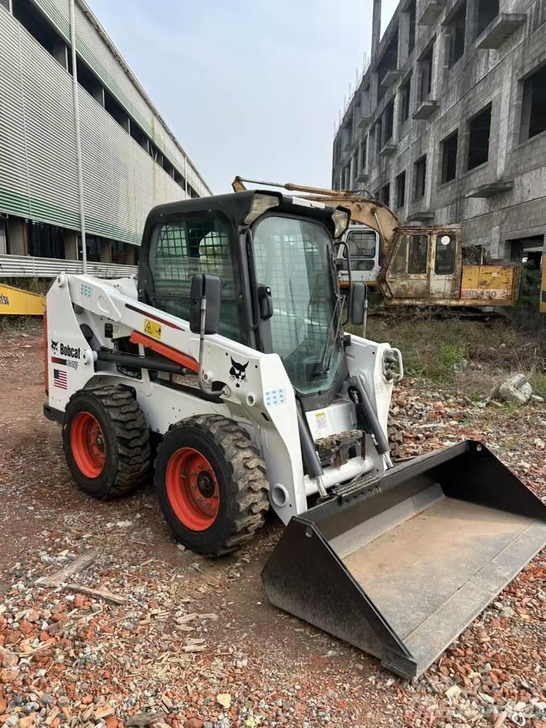 Bobcat S450 滑移装载机