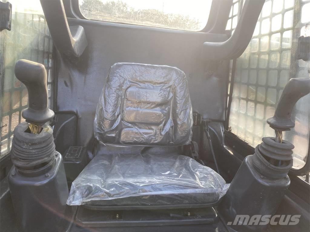 Bobcat S 300 滑移装载机