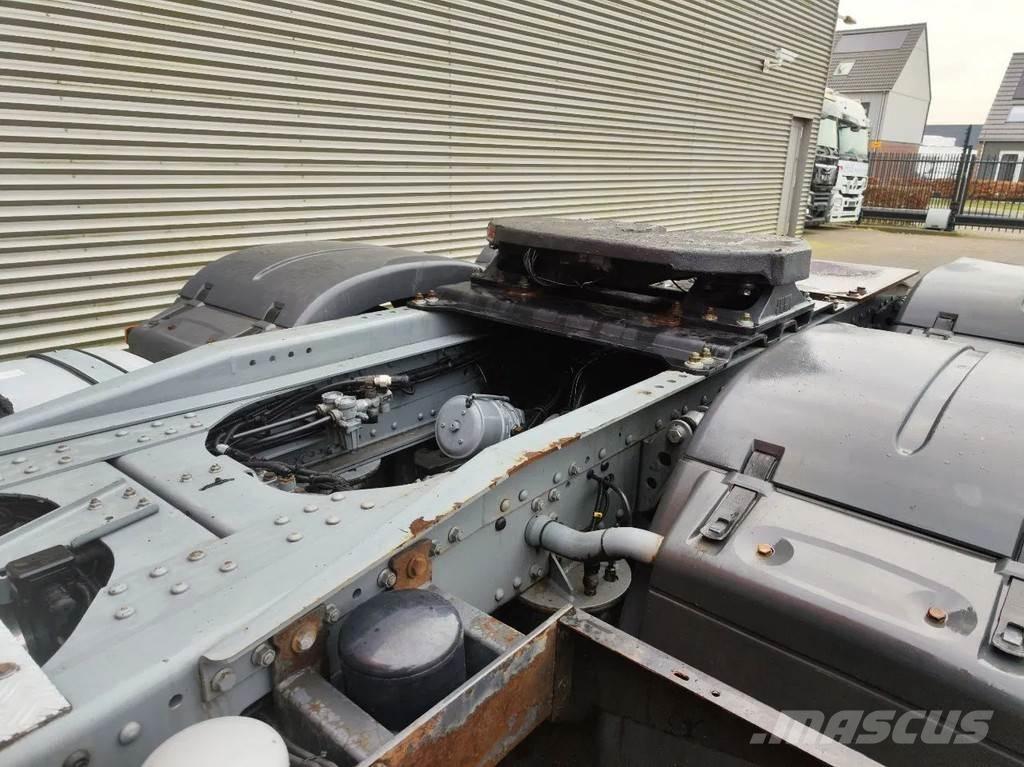 MAN TGX 33.580 6x4 牵引车