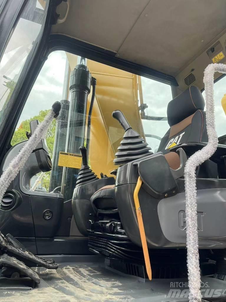 CAT 320 D 履带挖掘机