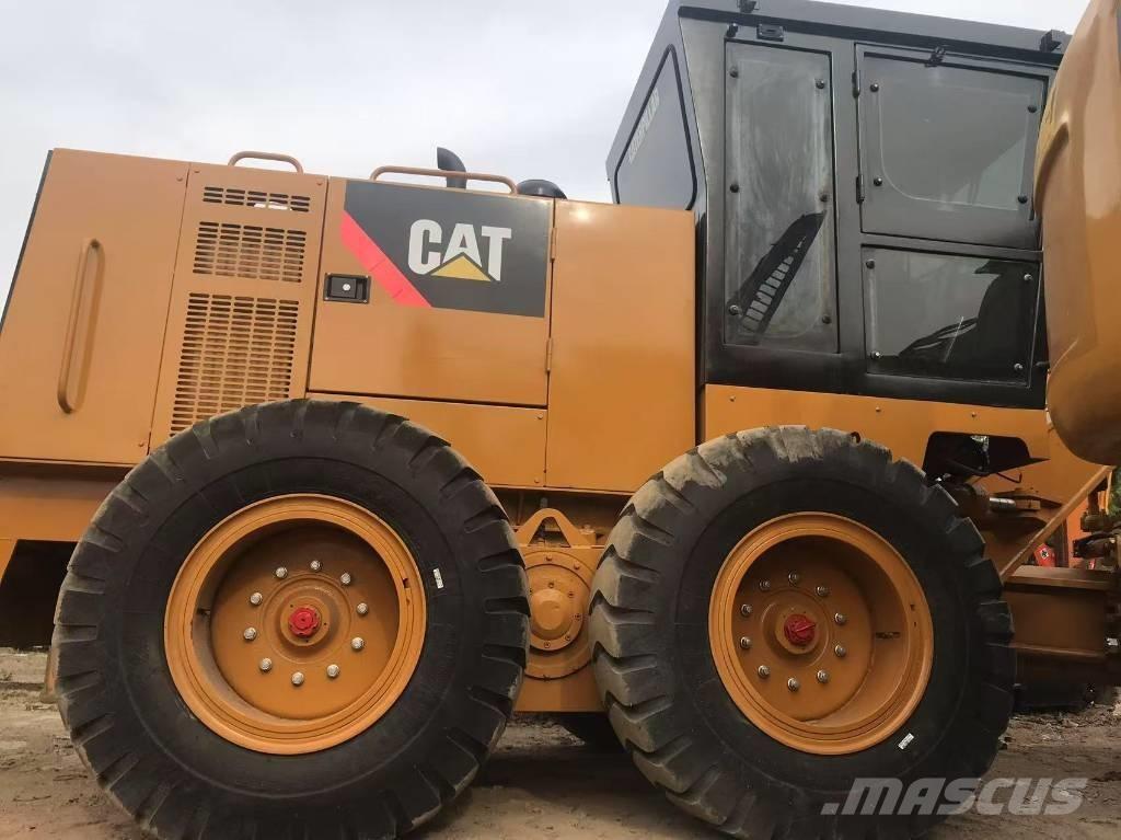 CAT 140k 平地机/推土机