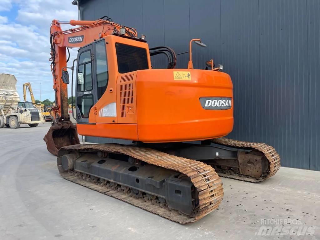 Doosan DX235LCR 履带挖掘机