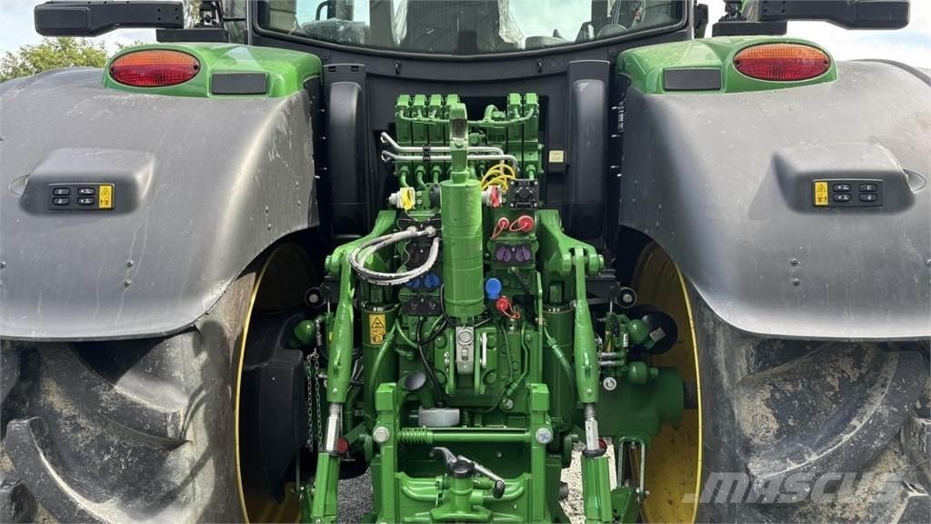 John Deere 6R215 拖拉机/农用车