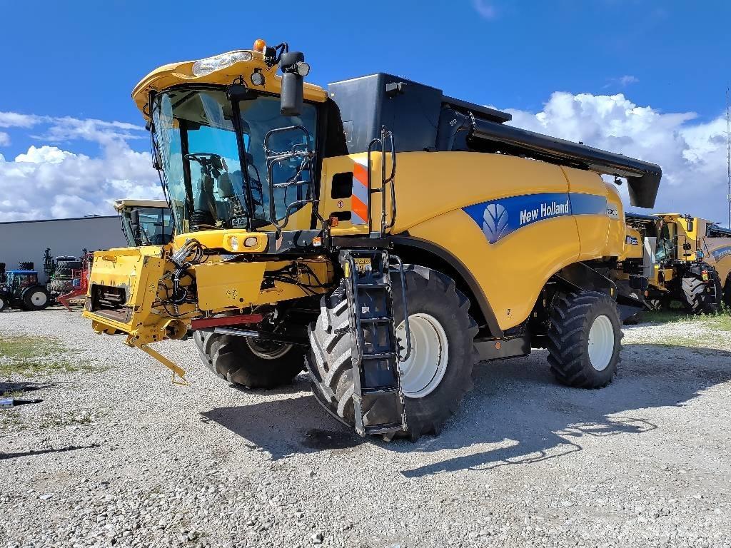New Holland CX 8090 联合收割机