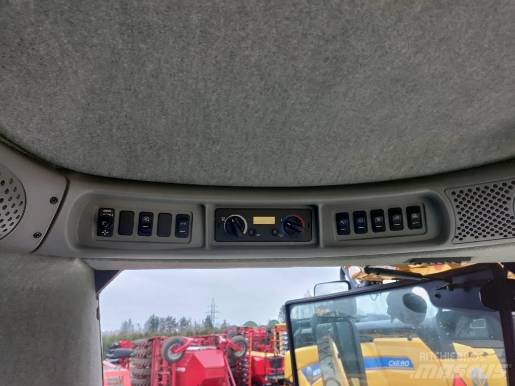 New Holland CX 8090 联合收割机