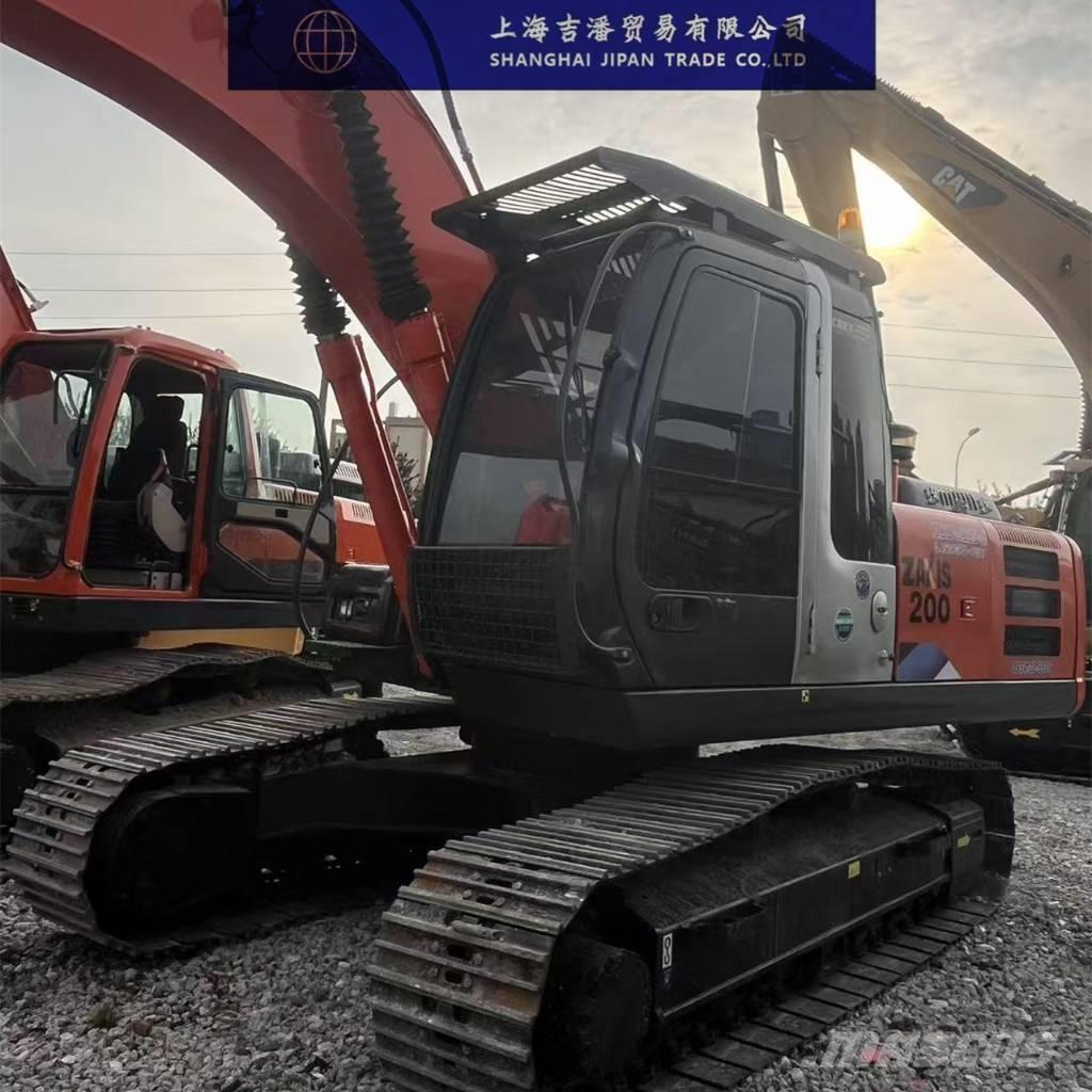 Hitachi ZX 200 履带挖掘机