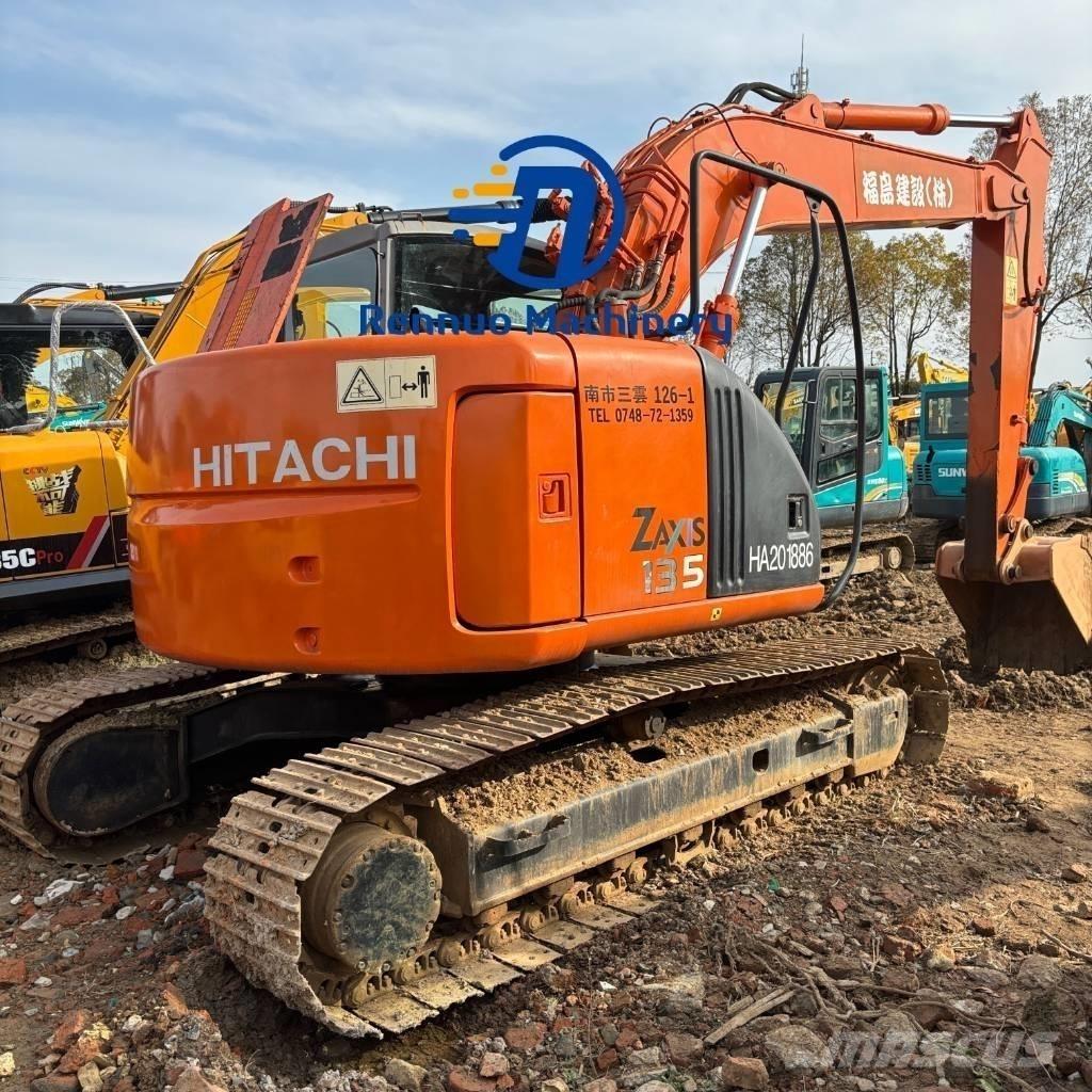 Hitachi ZX 135 US 履带挖掘机
