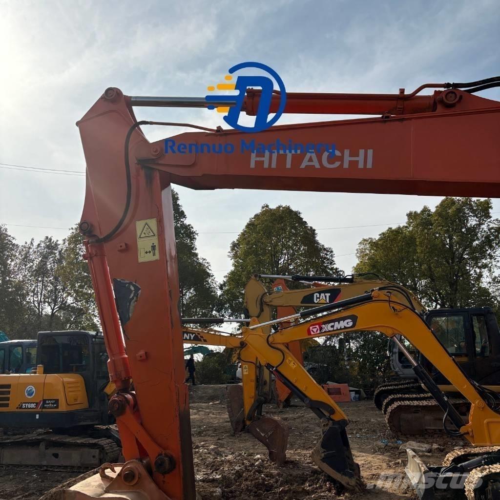 Hitachi ZX 135 US 履带挖掘机
