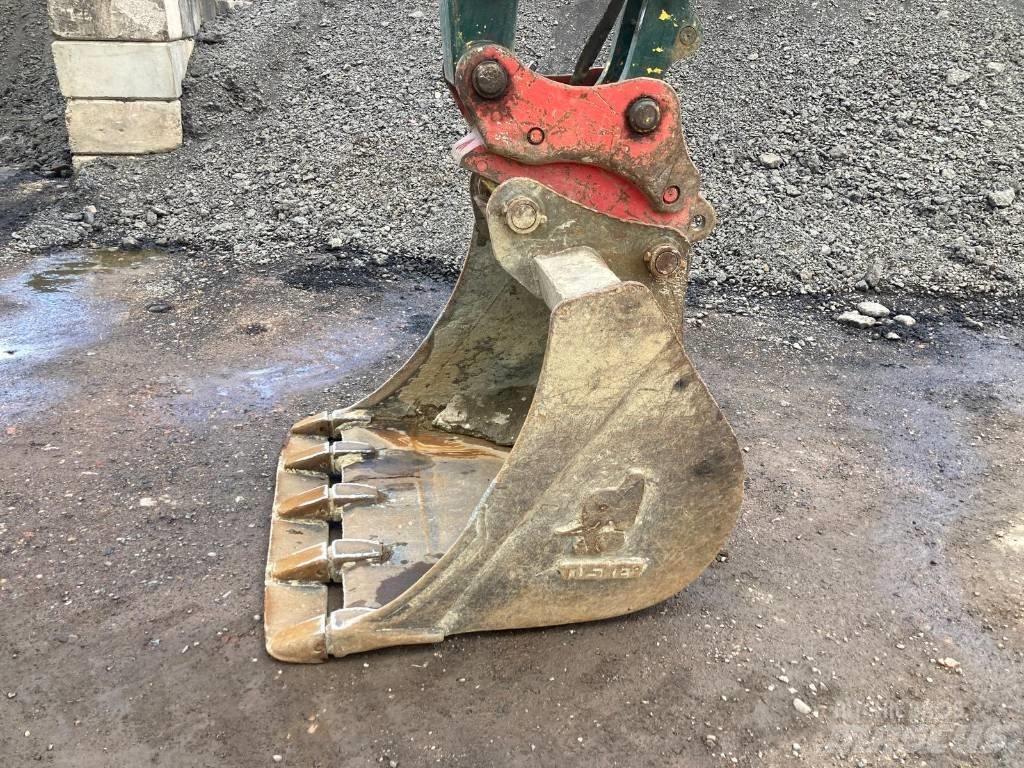 Komatsu PC138US-11 履带挖掘机