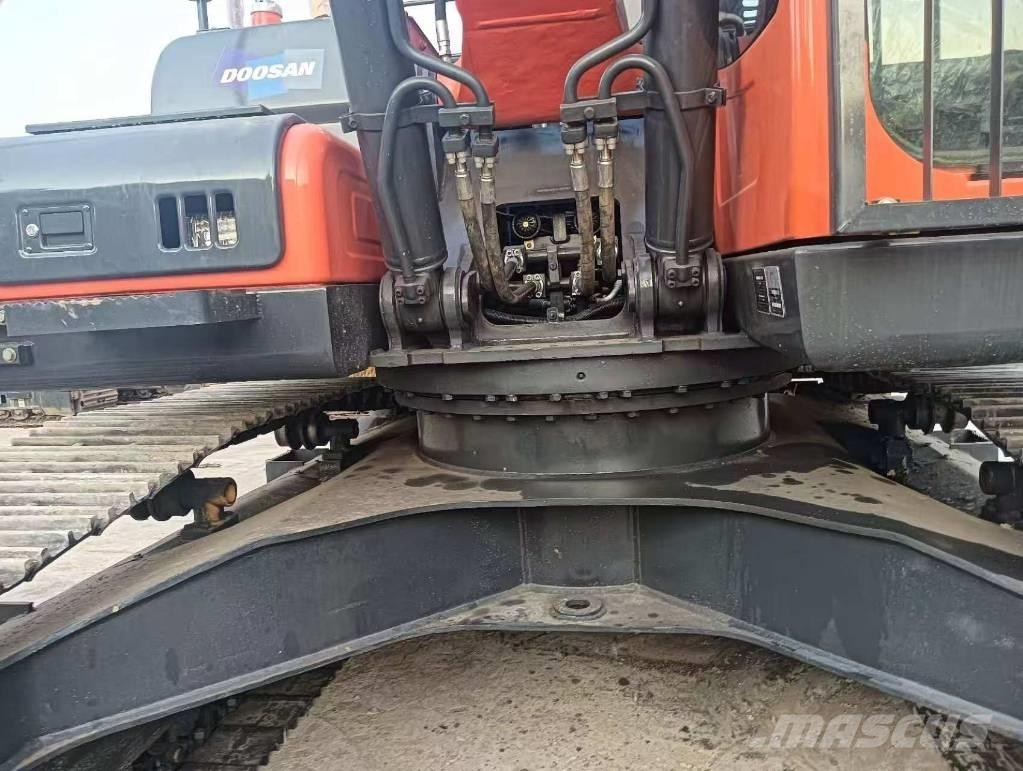 Doosan DX 225 LC-9C 履带挖掘机