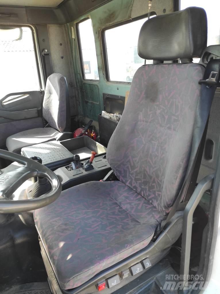 Iveco MP260 E35H 自卸式货车