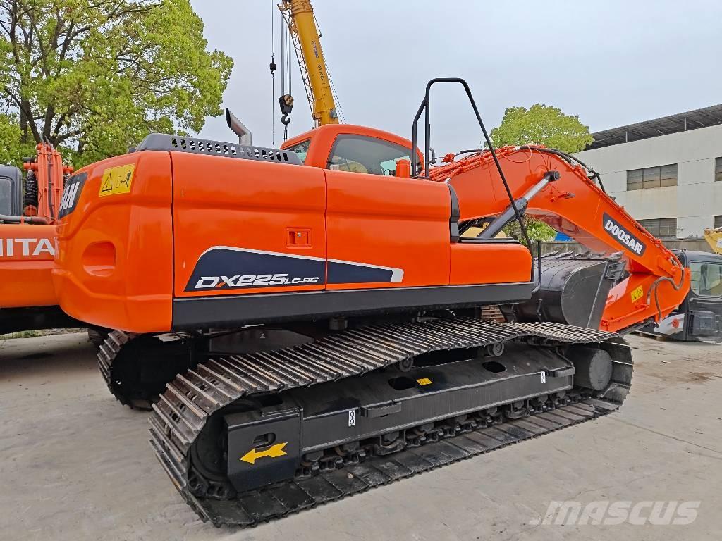 Doosan DX 225 LC 履带挖掘机