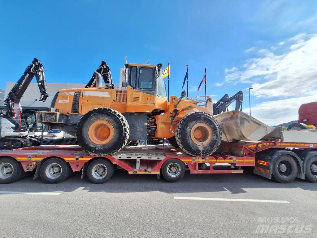 Doosan DL 300 轮式装载机