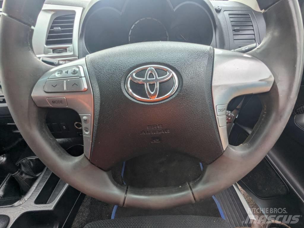 Toyota Hilux 皮卡车