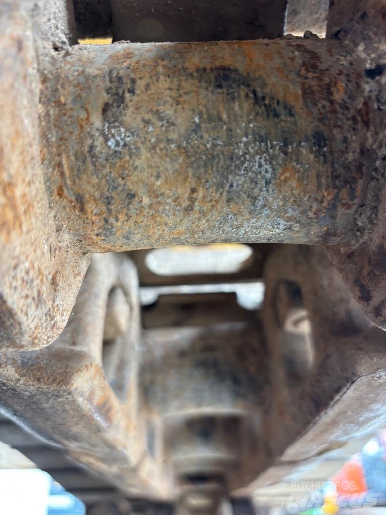 CAT 320 履带挖掘机