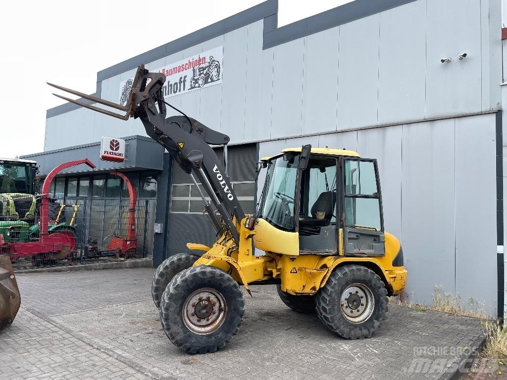 Volvo L 30 B 轮式装载机