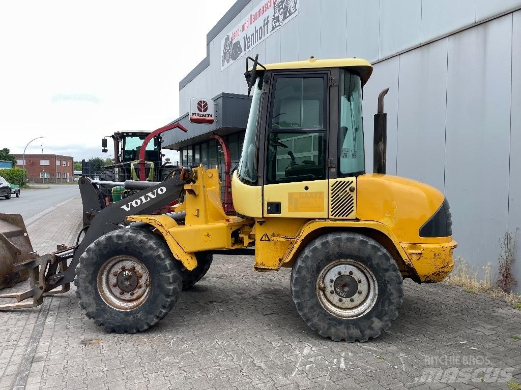 Volvo L 30 B 轮式装载机