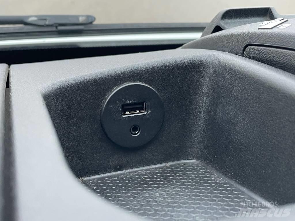 Iveco Daily 商务面包车