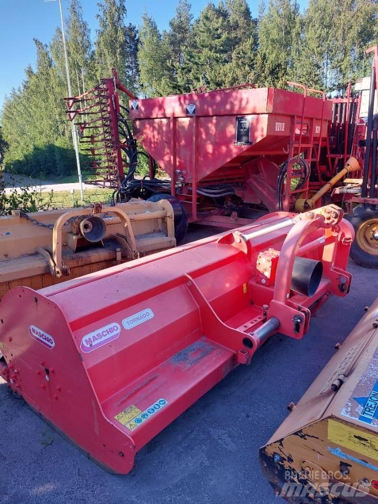 Maschio Tornado 280 牧场割草机和切顶器
