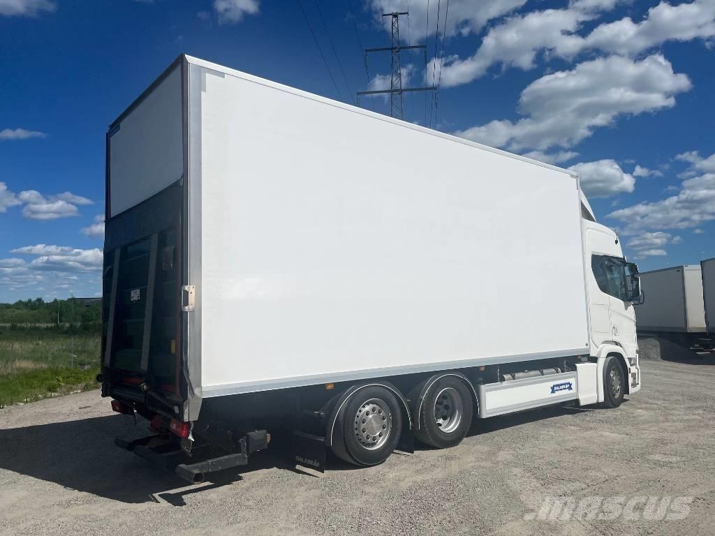 Scania R540B6X2*4NB 厢式货车