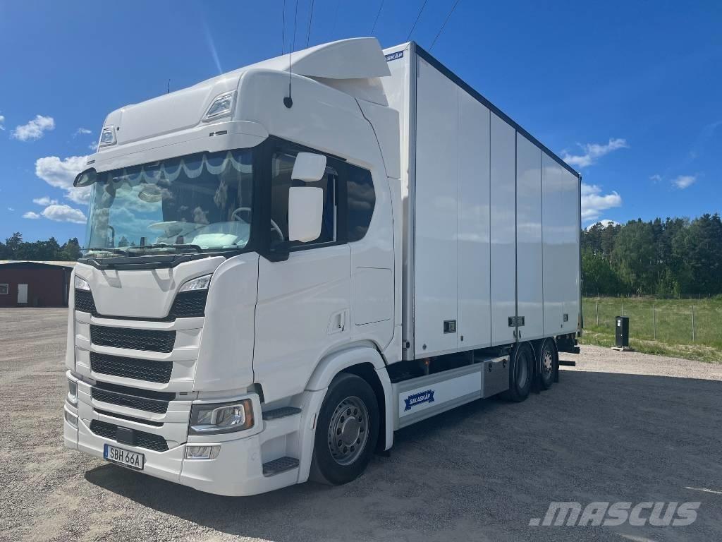 Scania R540B6X2*4NB 厢式货车