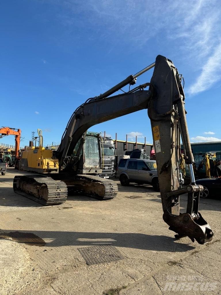 Volvo EC 220 DL 履带挖掘机