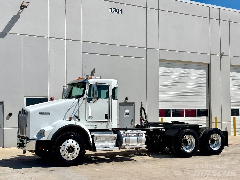 Kenworth T 800 牵引车
