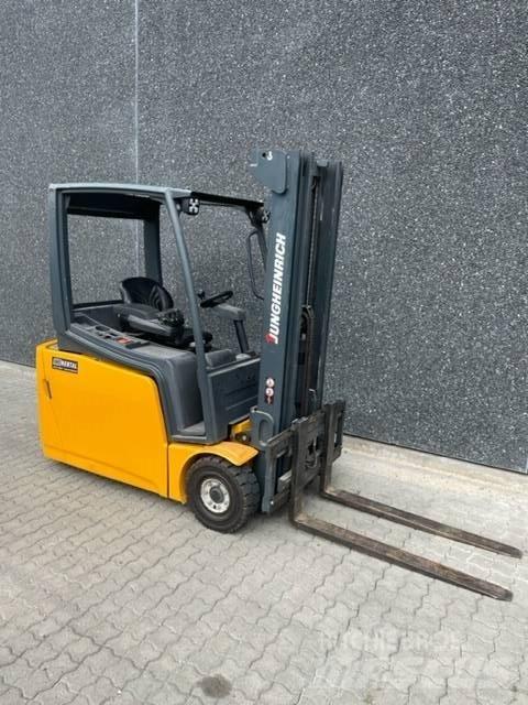 Jungheinrich EFG 218 电动叉车
