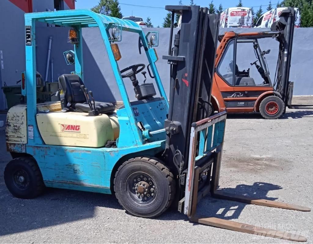 Yang FG20 天然气叉车