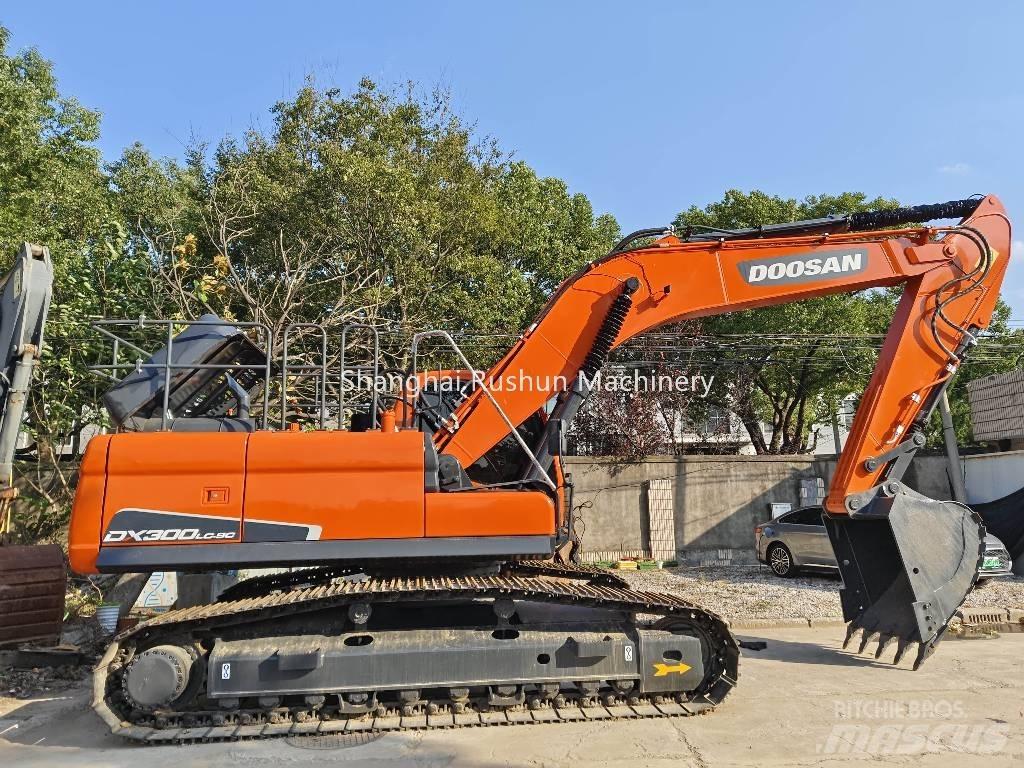 Doosan DX300 履带挖掘机