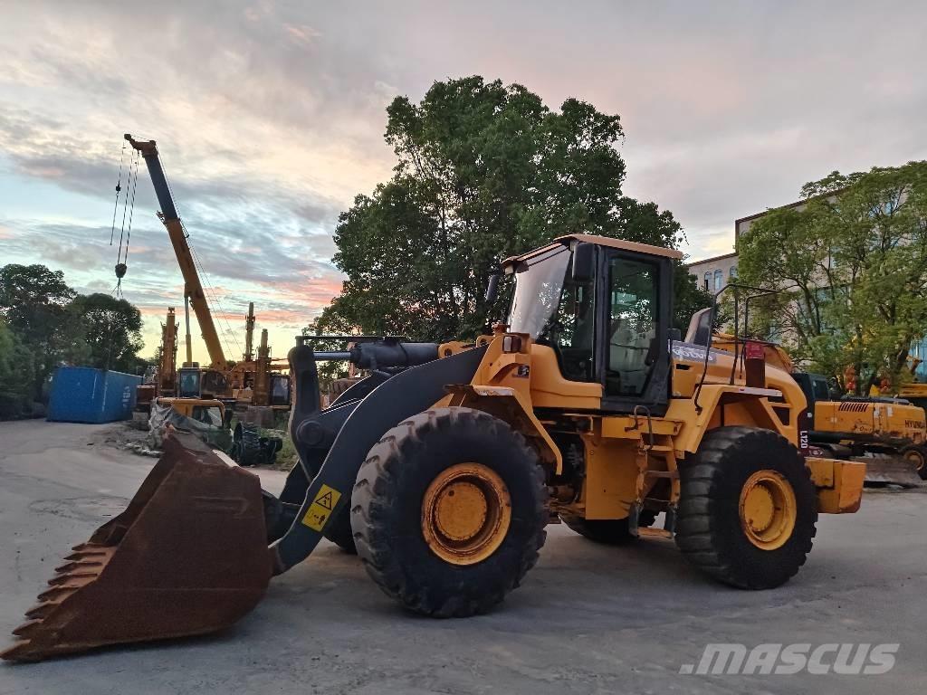 Volvo L 120 轮式装载机