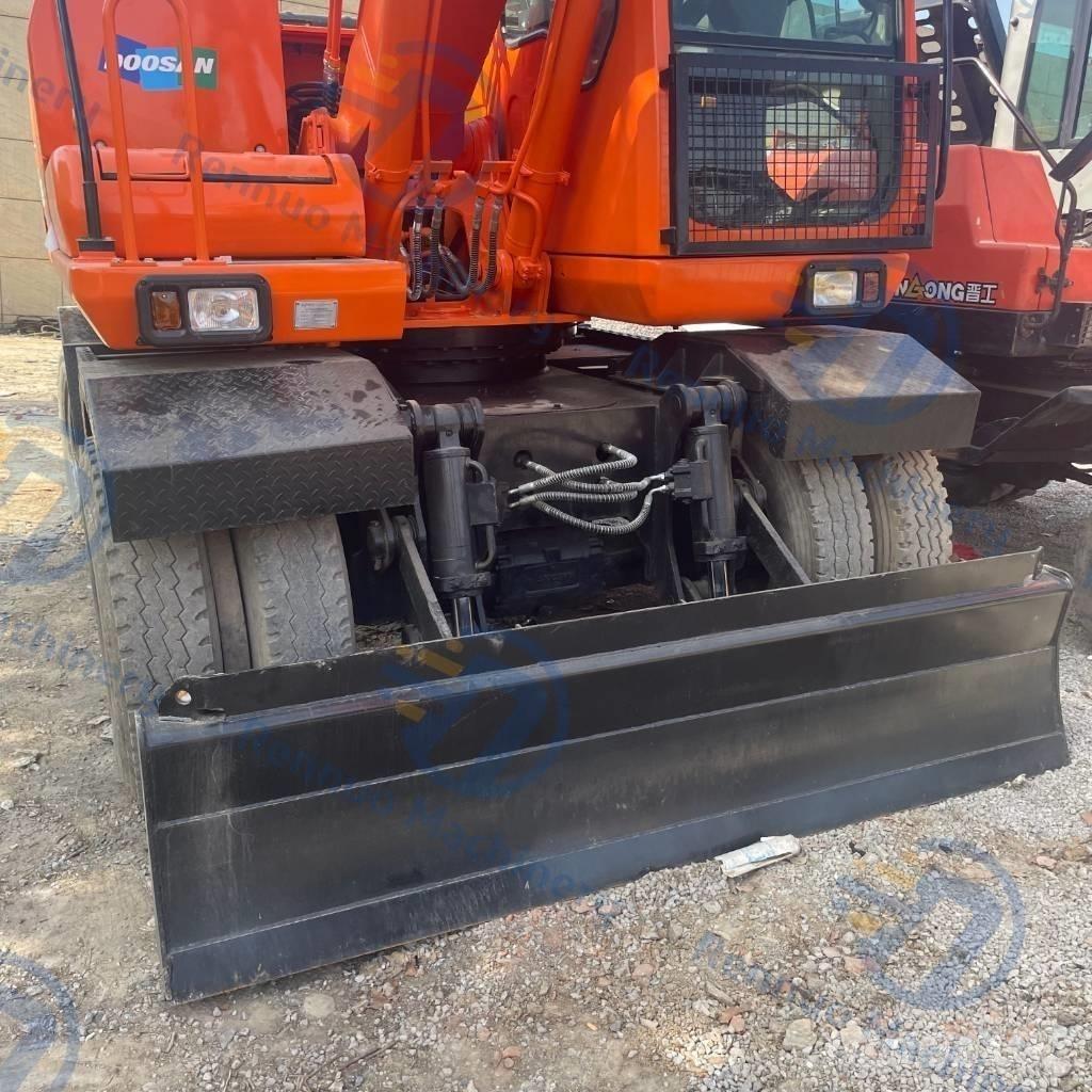 Doosan DH150W-7 轮式挖掘机