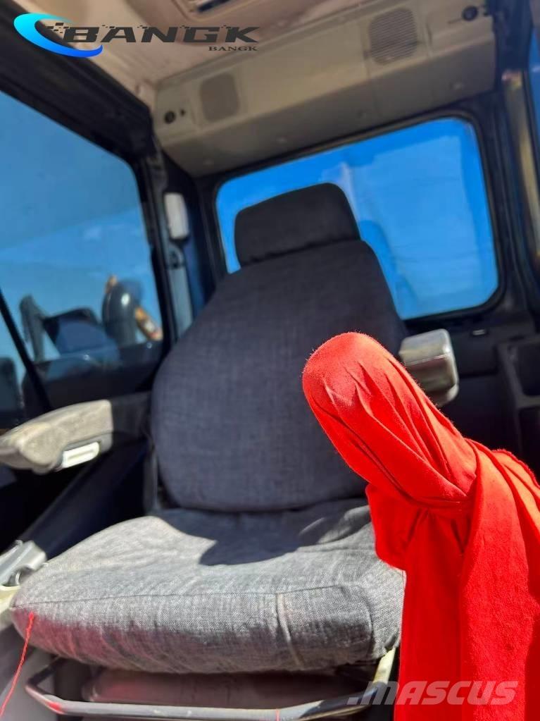 Komatsu pc130 履带挖掘机