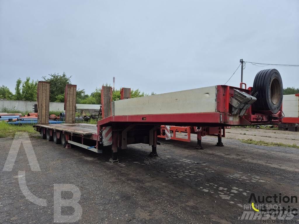HRD STL M4N 侧帘半挂车